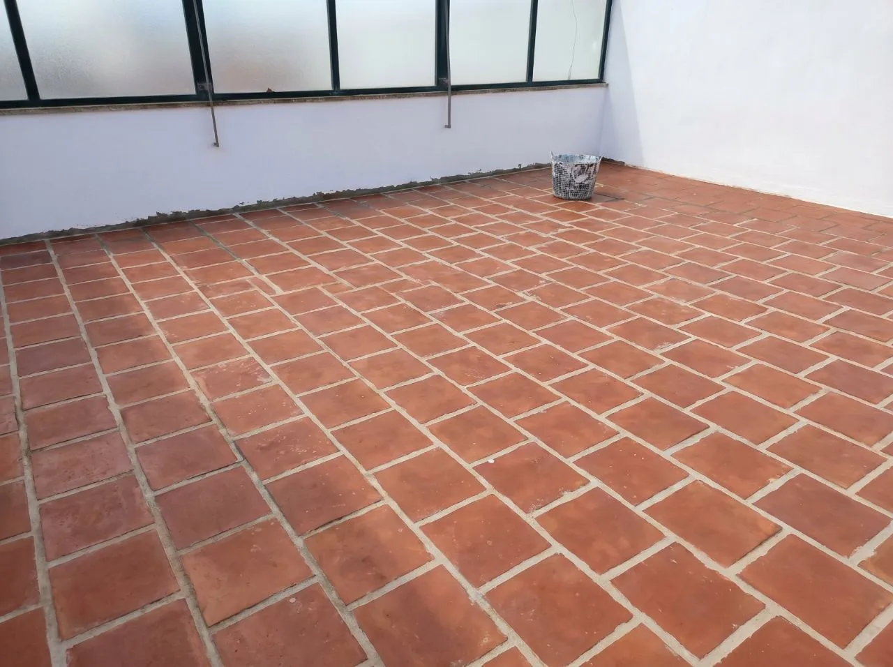 Pintura de piso em terracota